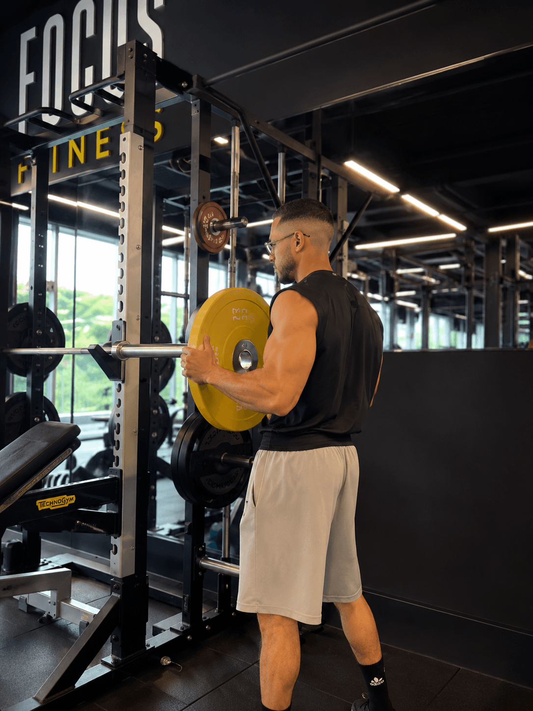 Leonardo García cargando barra — León Training